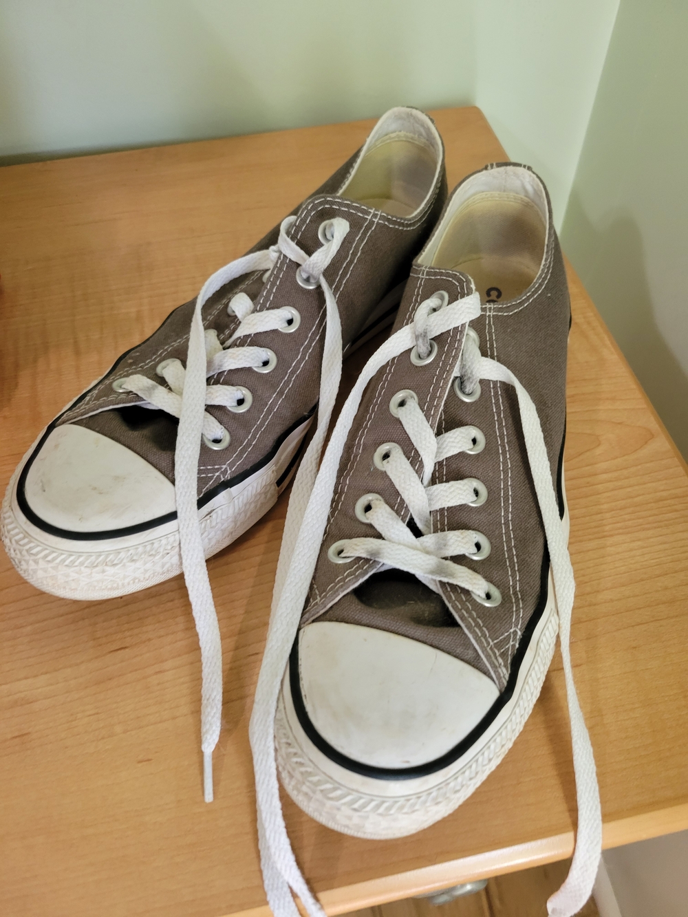 Converse Low-Top Sneakers in Gray and White